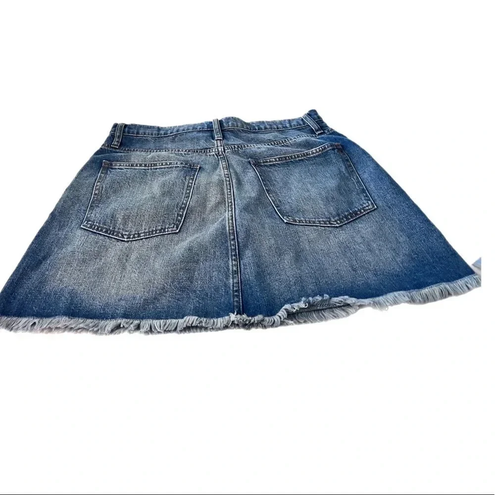 Madewell Rigid Denim A-Line Mini Skirt in Leandra Wash: Fluffy Hem Edition/Sz 31
